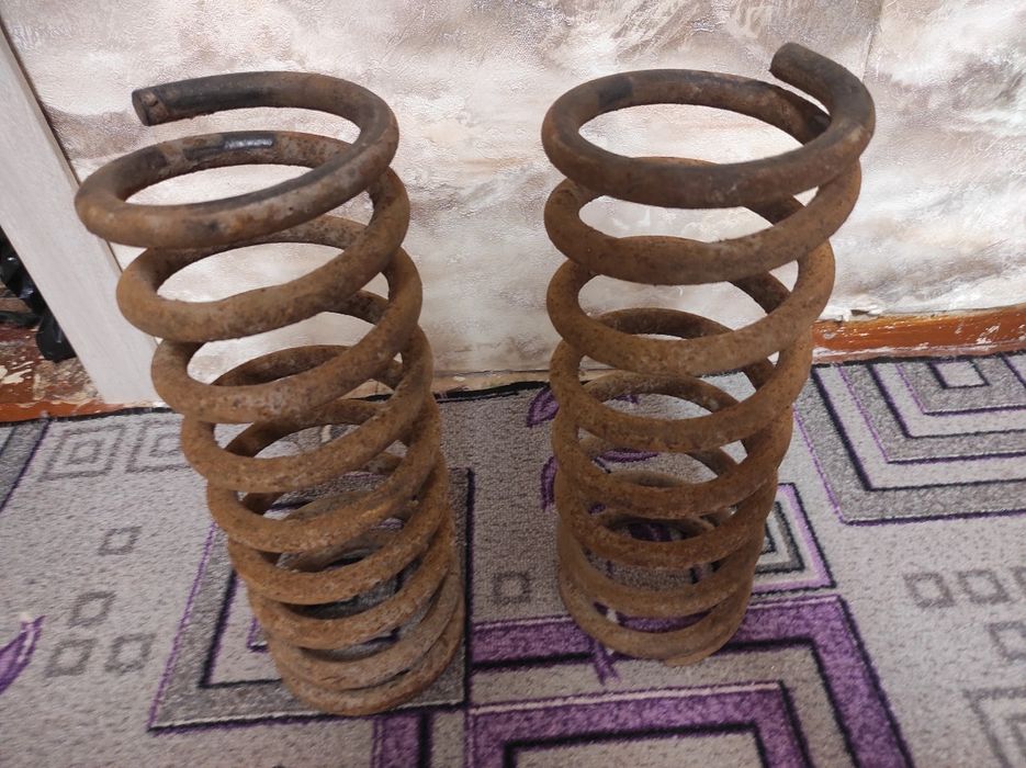 Задні пружини Ford Scorpio
