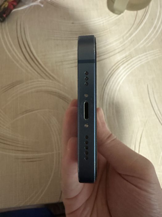 Iphone 12 продається на запчастини