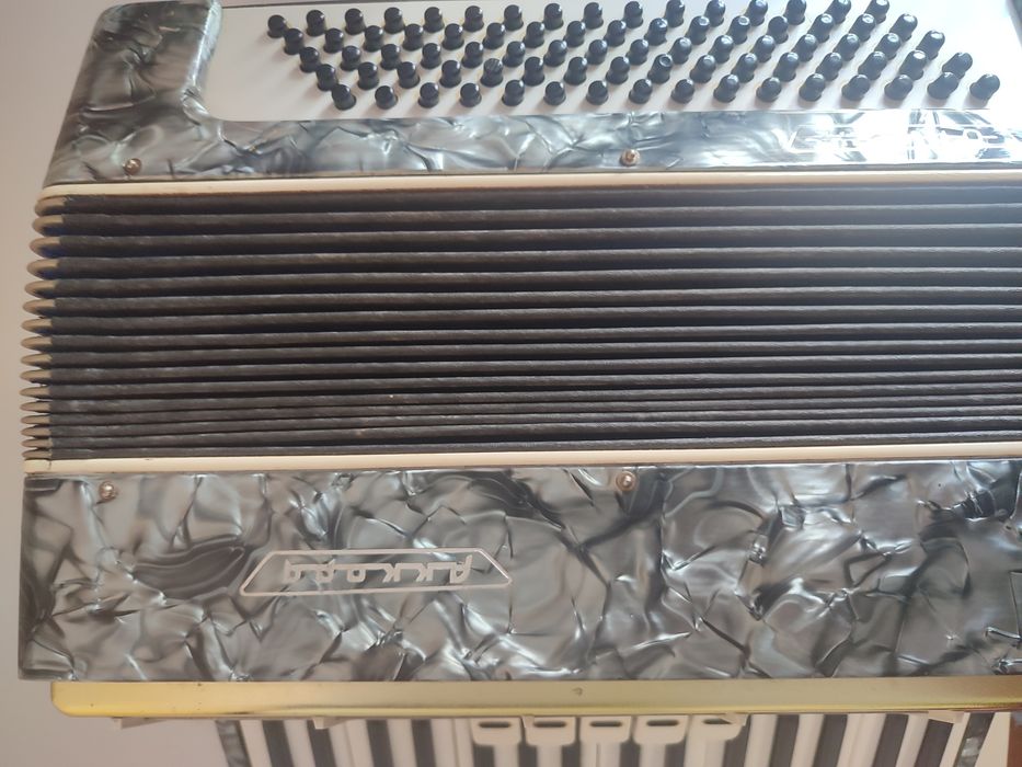 Продам  Акордион