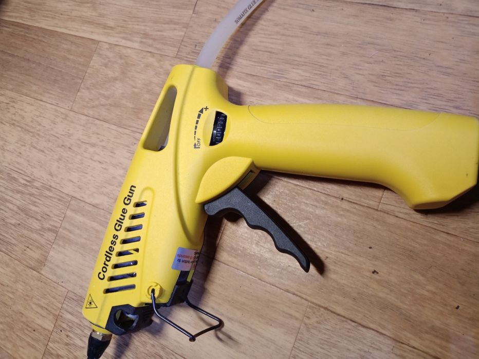 Газовый термоклеевой пистолет