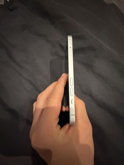 Iphone 15 128gb.