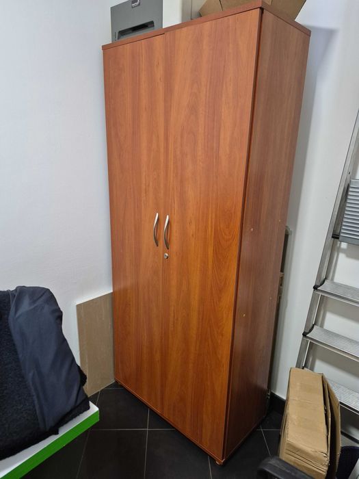 szafa z półkami 180x80