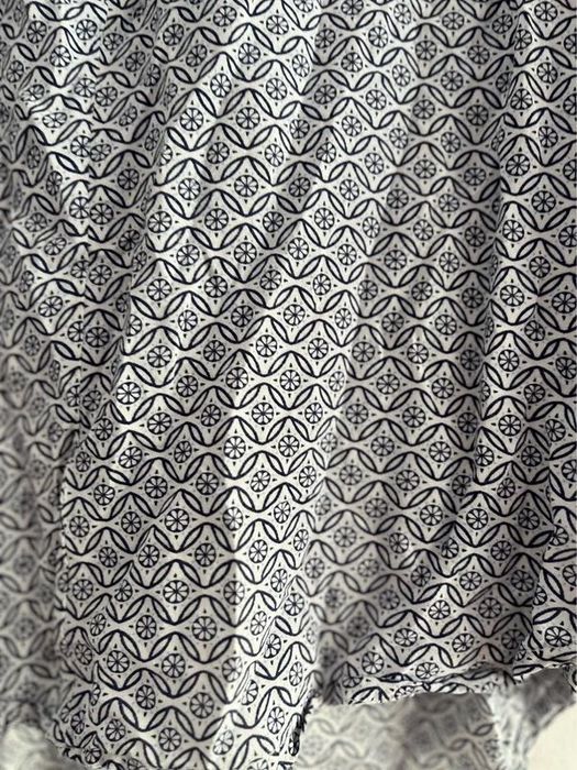 Camisa Cortefiel Branca com padrão azul marinho L