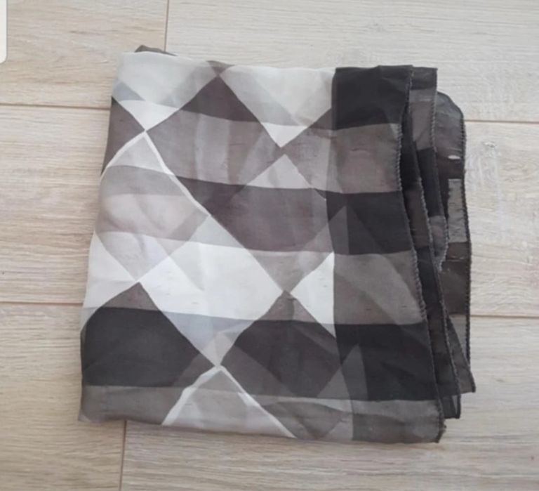 Chusta chustka w kratkę