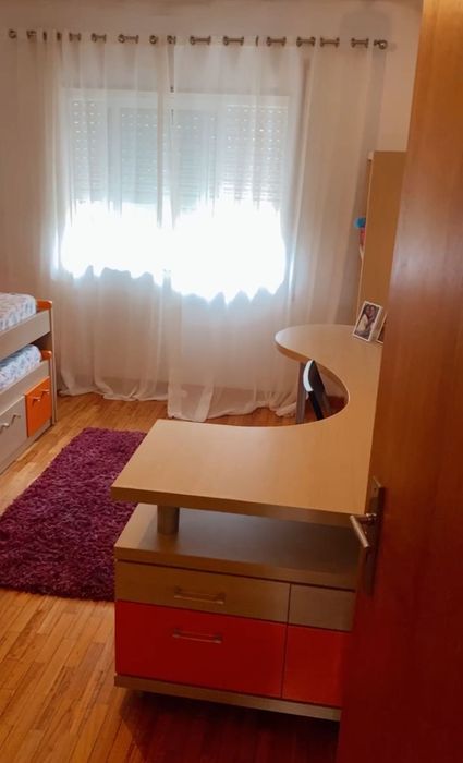 Quarto completo em ótimo estado