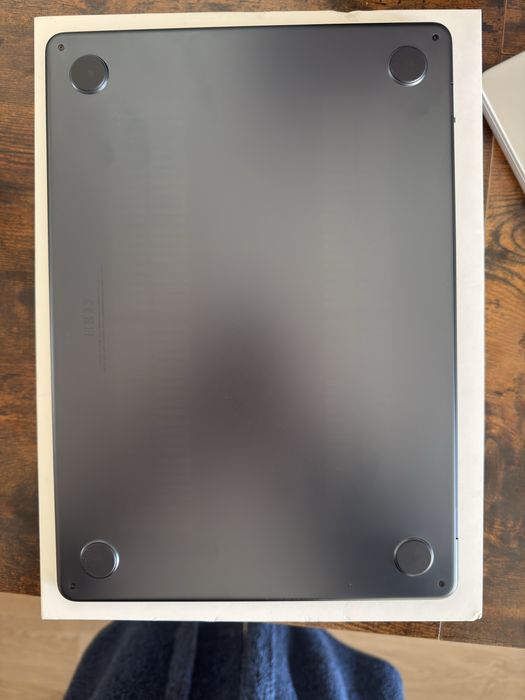 Macbook Air M3 256/8 - 13”