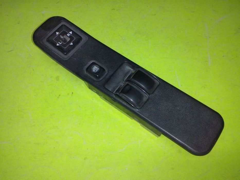 Botões / Interruptor vidros Mitsubishi L200 K74 2 portas