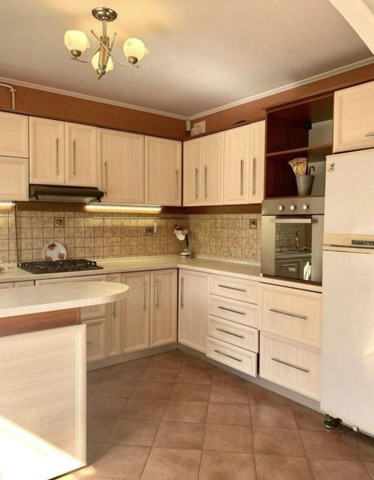 Продам дом с бассейном в Крыжановке