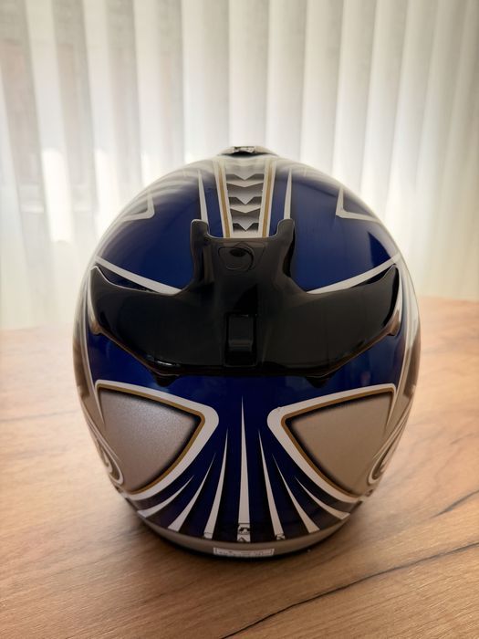 Capacetes Arai e Shoei