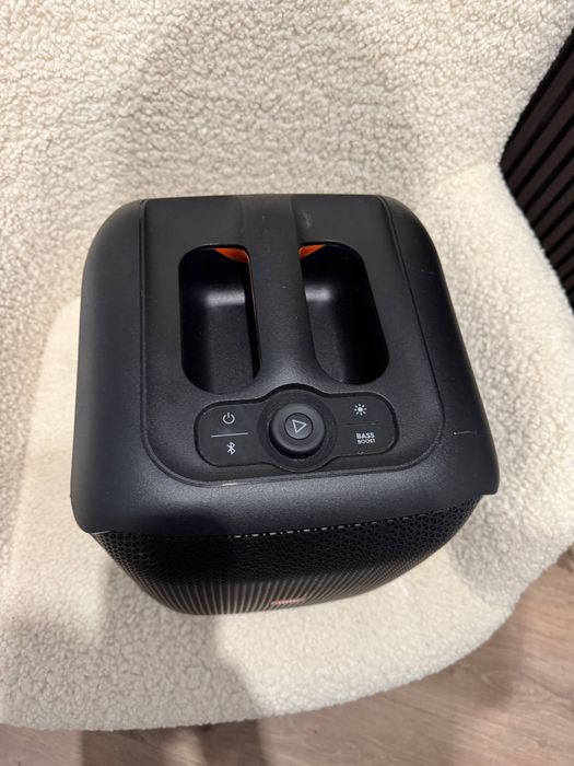 Колонка JBL з підсвіткою