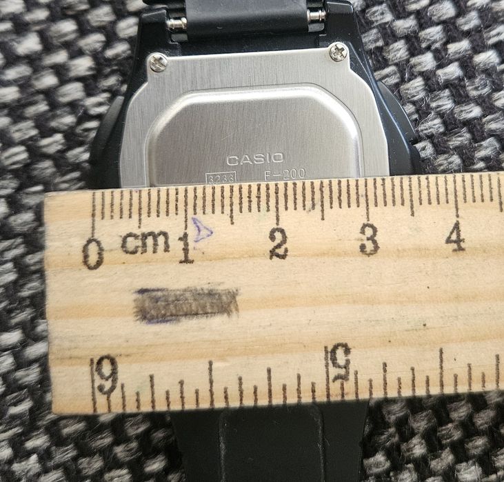 Годиник Casio F-200