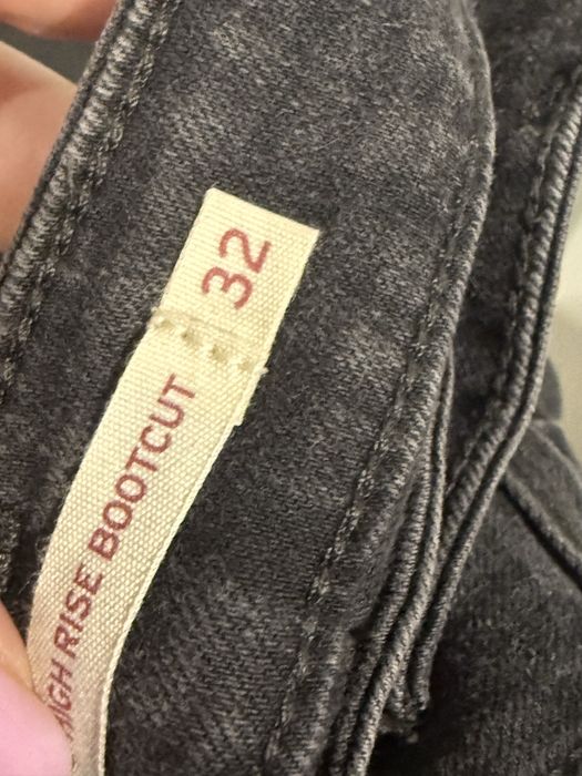 Levis  сірі джинси 32*32 розмір ( L-XL)