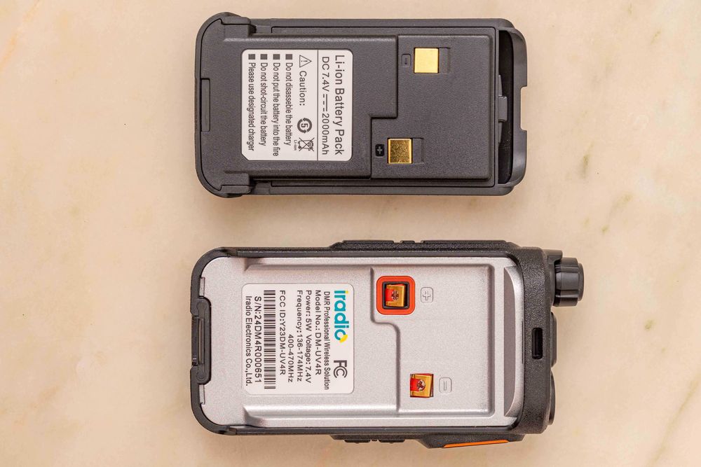 Radio portatil Iradio DM-UV4R, Digital! Novo na caixa.