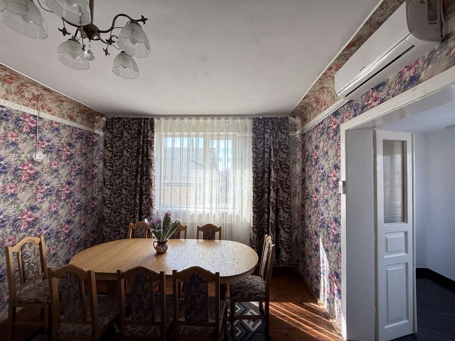 Продам житловий будинок з ділянкою в Драгомирчанах , 5хв до міста!