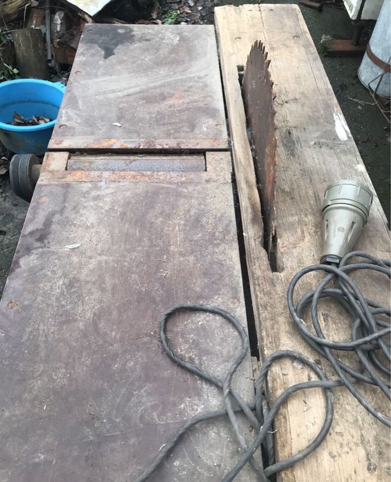 Циркулярка строкальний станок