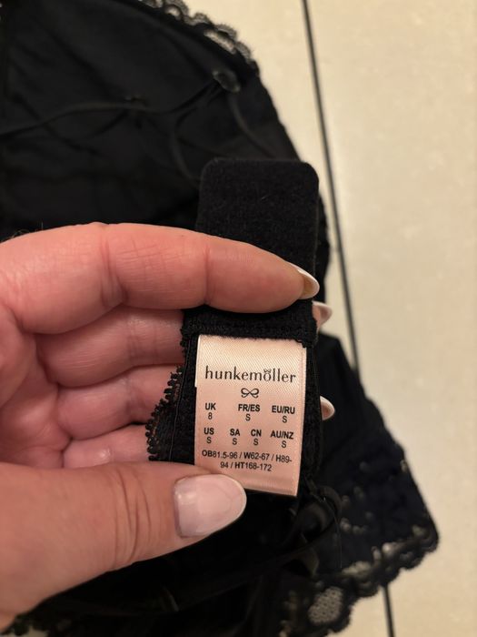 Czarne koronkowe body uniwesalne bielizniNe