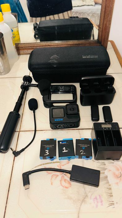 Gopro 10 With Media Mod 3 battery And Charger