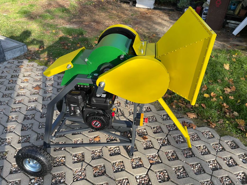 Rębak spalinowy  do gałęzi