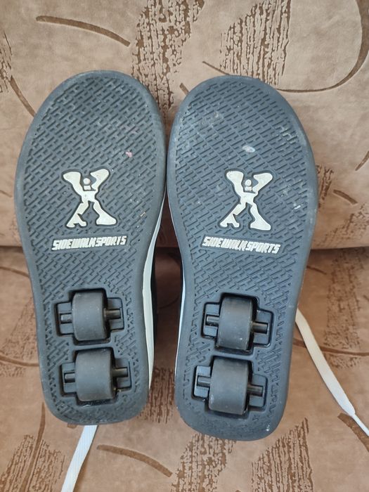 Красовки з роліками 34