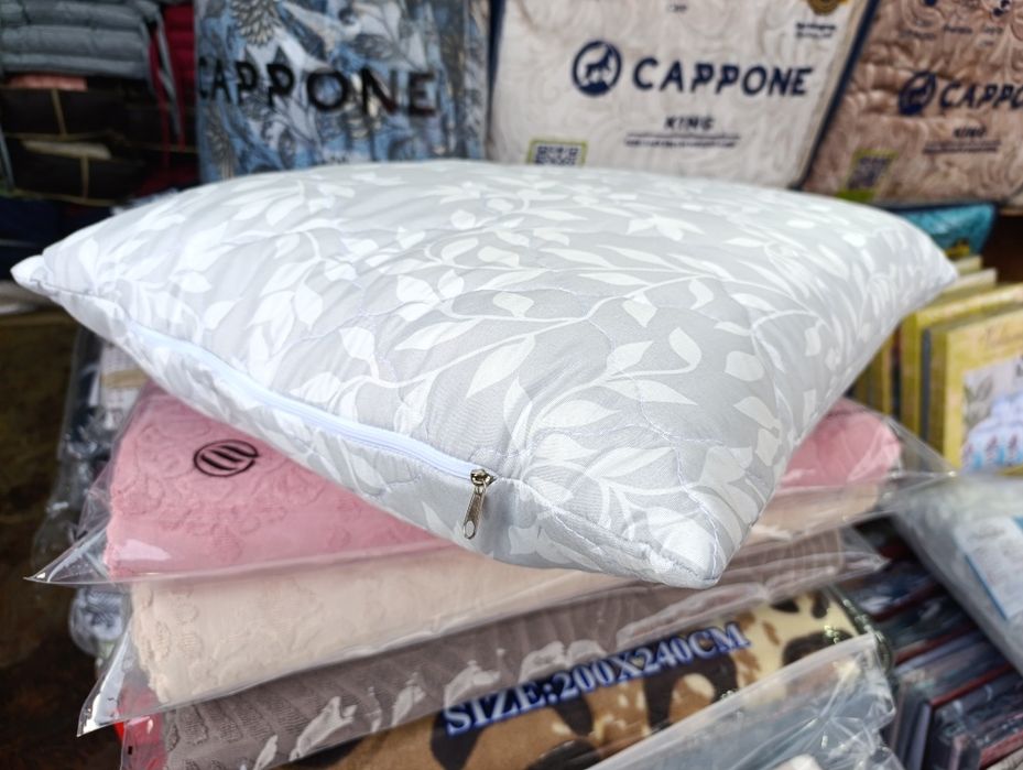 Подушки VILUTA. Xолофайбер. 50х70см. Зі змійкою.