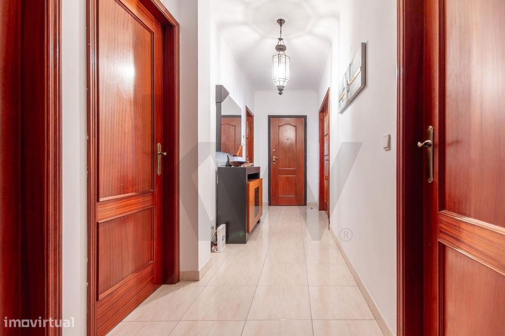 Apartamento T3 com Suíte, Lareira, Três Varandas e Arrecadação | Monti