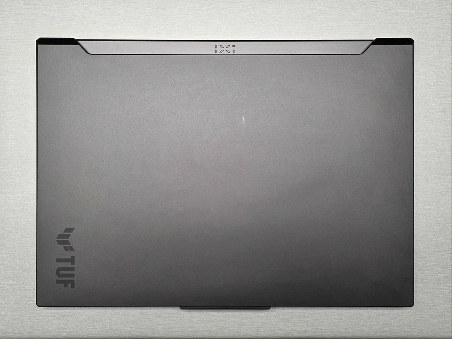 Asus TUF A16 / RX 7700S - 8GB / Ryzen 7 - 7735HS/RAM 16GB/SSD - 512GB