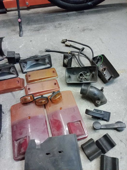 Części FIAT 126p MALUCH lampy tył, osłona półosi i inne
