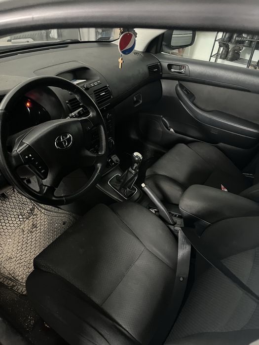 Sprzedam Toyota Avensis 2.0D