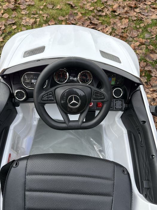 Auto na akumulator dla dzieci Mercedes GT 12V pilot EVA LED