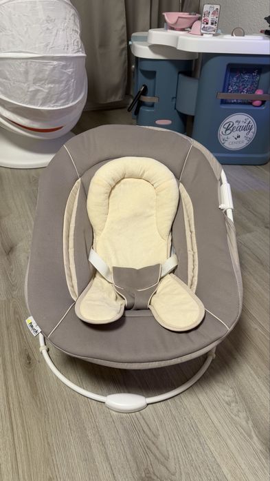 Продам шезлонг Hauck у відмінному стані