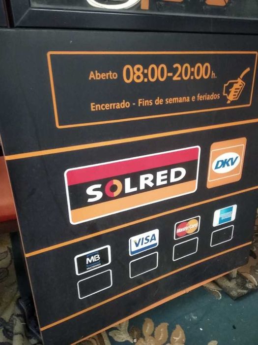 Painel Repsol display com preços 2m iluminado