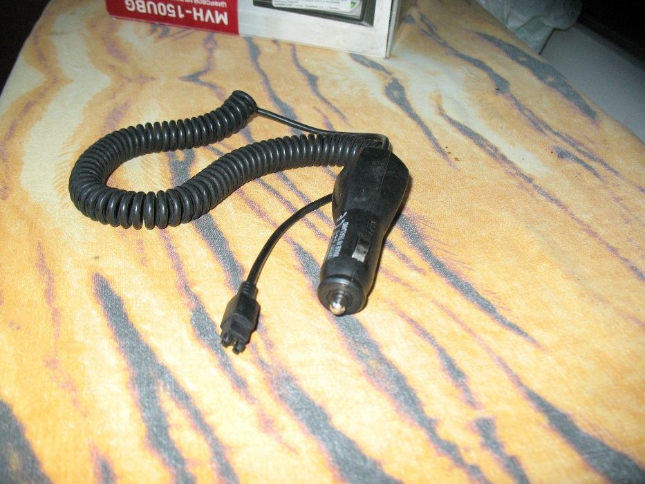 Зарядка автомобильная Sony Ericsson 12V/24V