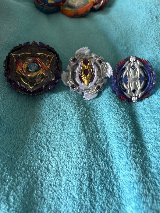 Дитячи іграшки бейблейд