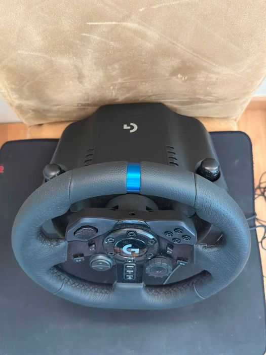 Logitech G923 – Volante e Pedais para Simulação de Condução
