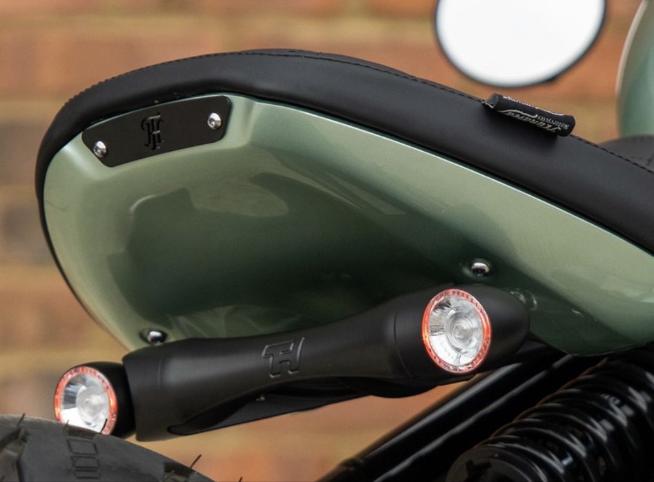 Triumph Bobber кронштейн переноса под сиденье задних фонарей