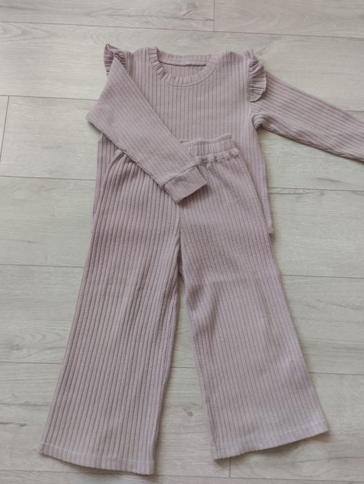 Костюмчик для дівчинки