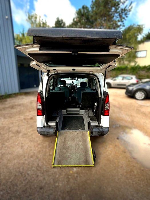 Berlingo Adaptada | 4 Lugares + Cadeira Rodas | TPMR | Garantia