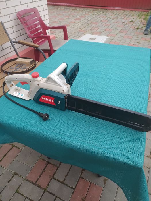 Продам електропилку недорого