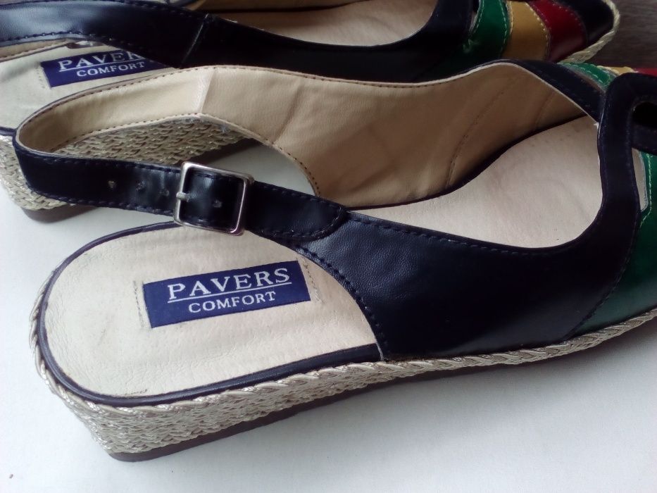 Продам босоножки шлепанцы шлепки женские