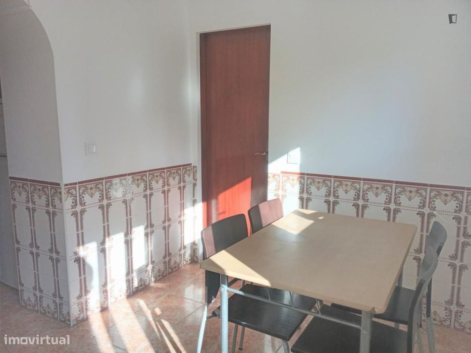 Quarto - localizado em Ajuda Lisbon