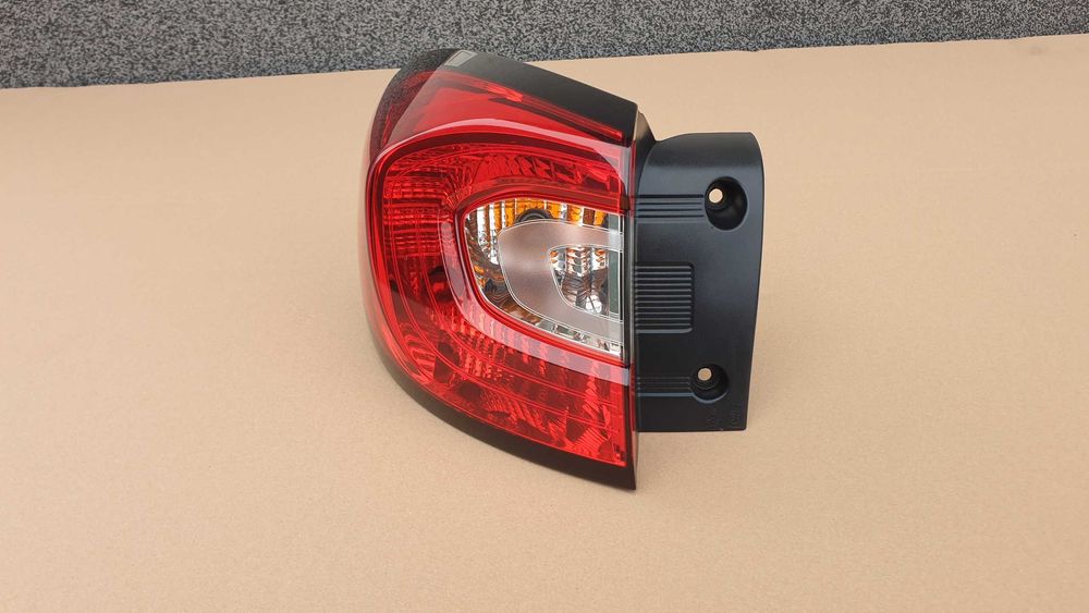 lampa lewy tył lewa tylna błotnik Renault Captur I 1