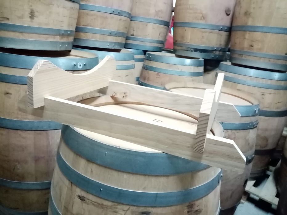 Suportes em Madeira para Barris