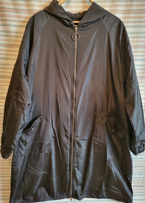 Продам Плащь женский