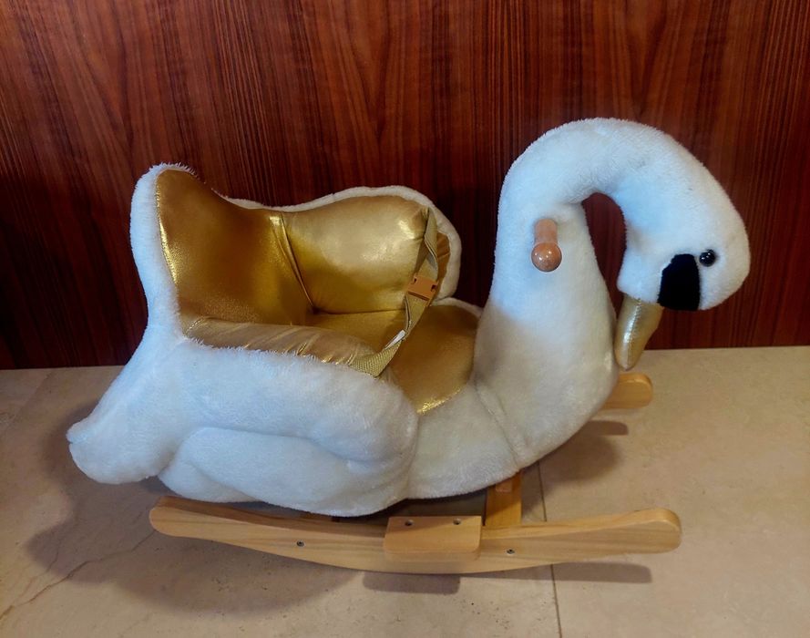 Łabędź bujak dla dzieci, konik na biegunach.