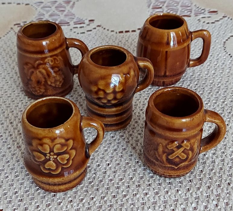 Mini kufle kubeczki kieliszki ceramiczne ozdobne PRL vintage retro
