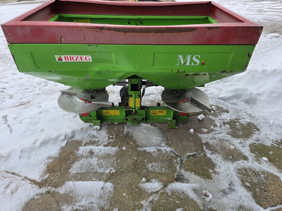 Wózek do rozsiewacza rozsiewacz rcw piast wapna unia brzeg