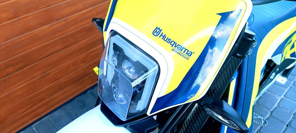 Husqvarna 701 Supermoto , A2 , LeoVince