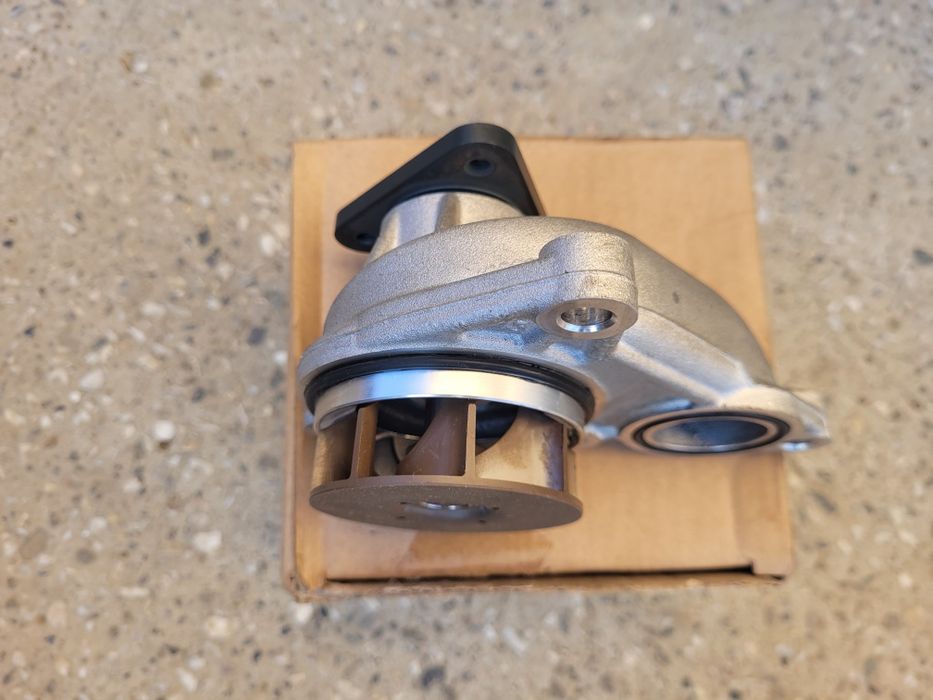 Помпа hyundai, kia crdi 25100 2A300