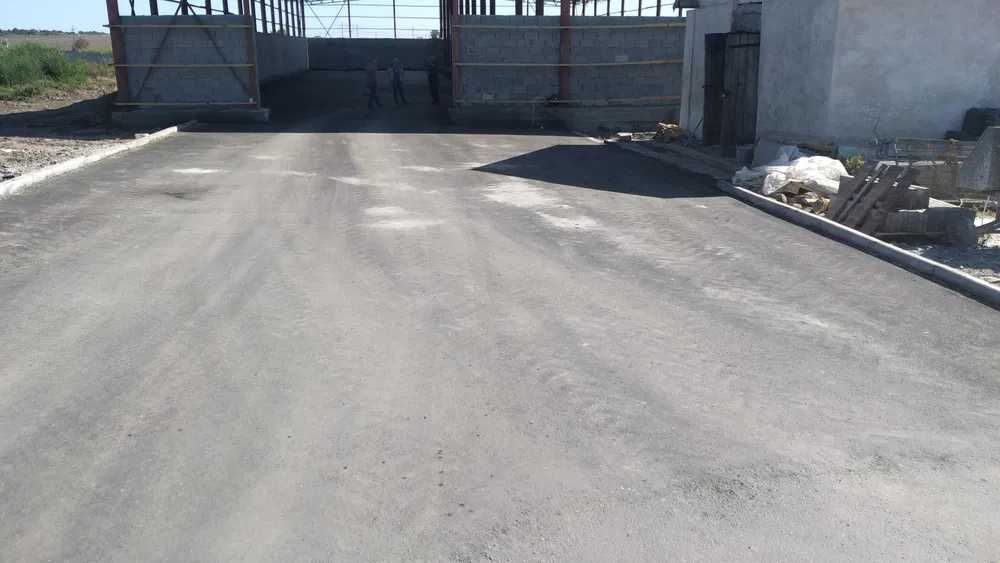 Асфальтування, укладання бруківки, м'яка покрівля, бетонні роботи