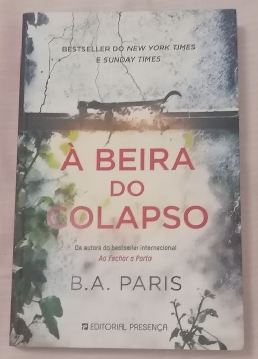 À Beira do Coapso de B. A. Paris
